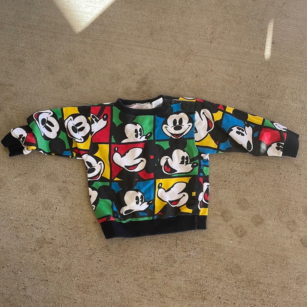 Walt Disney brand Mickey vintage sweater 100 cotton